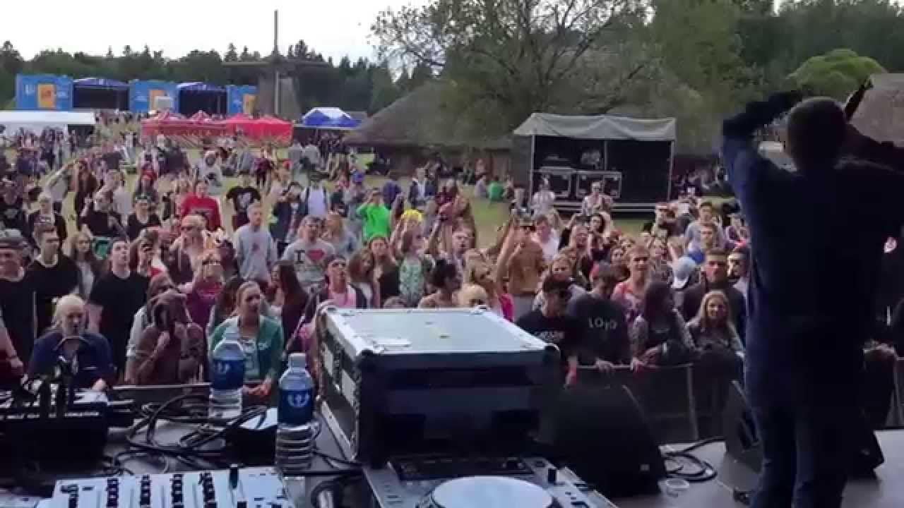 Garazhe Nerūkoma - Dėl Popieriaus (2015 LIVE)