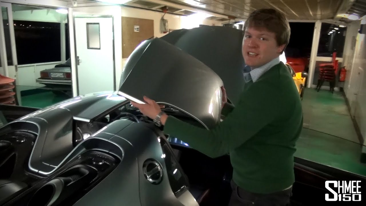 How to Remove the Roof of a Porsche 918 Spyder
