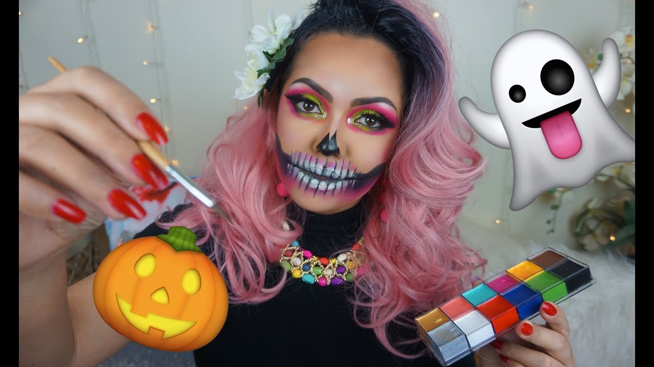 ASMR Doing Your Halloween Makeup 👻 Soft Spoken👻 Personal Attention