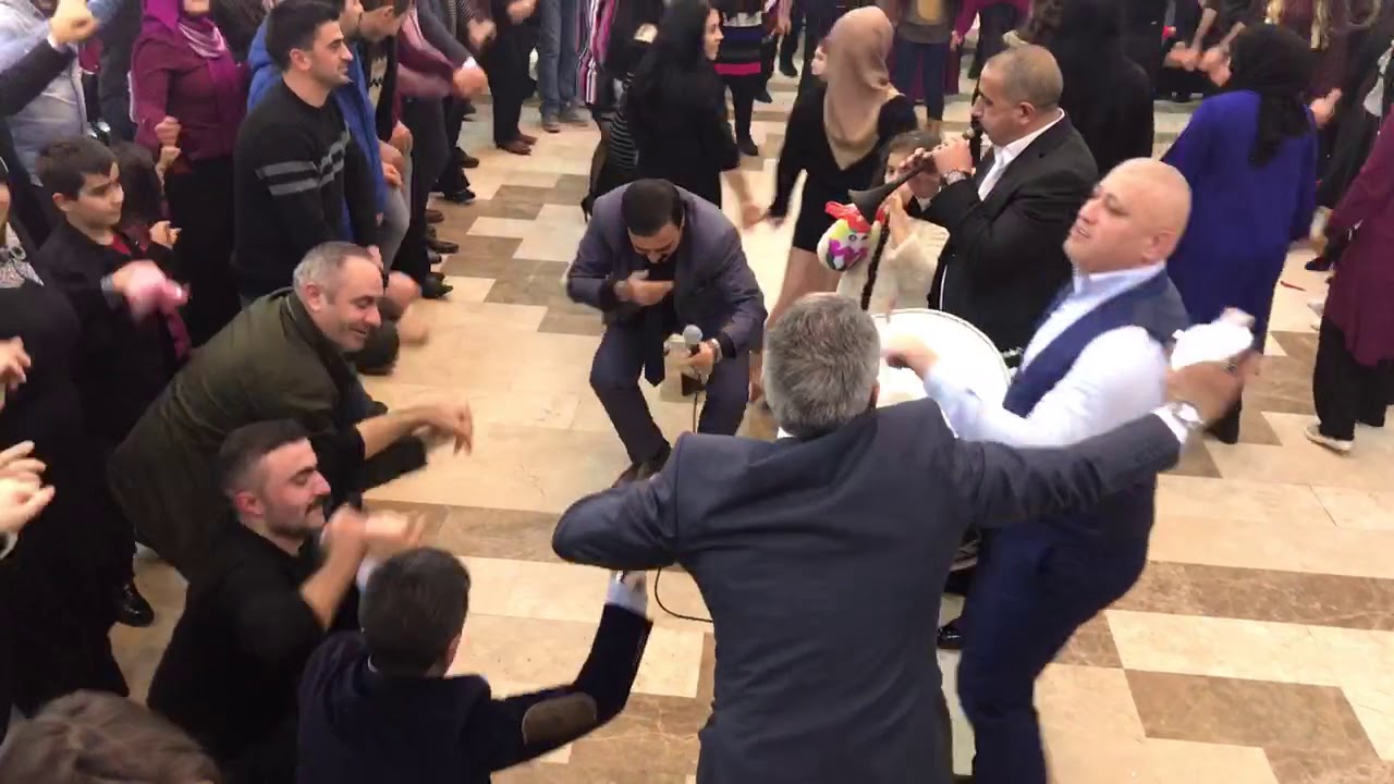 Sırrı Denizoğlu ve Ekibi - Vanazalılar İmparator'la Coştu - Arpaçay Vanaza Köyü Kaz Gecesi