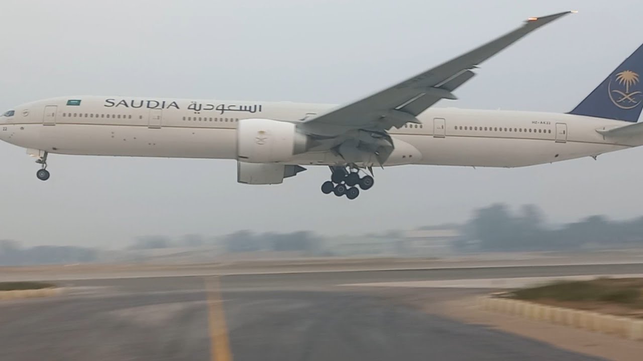 Plane Spotting At Multan Airport | Saudia Airlines 🇸🇦 Boeing 777-300ER