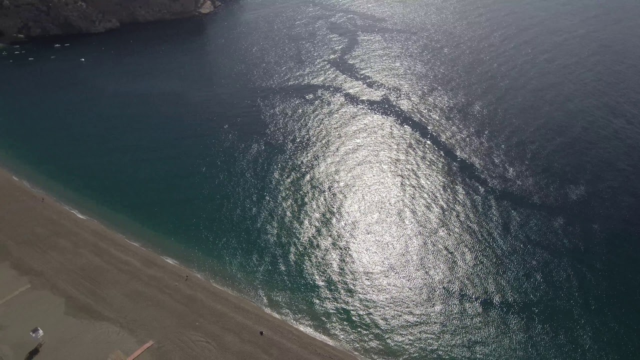 PASEO AEREO POR CALAHONDA DRONE 4K