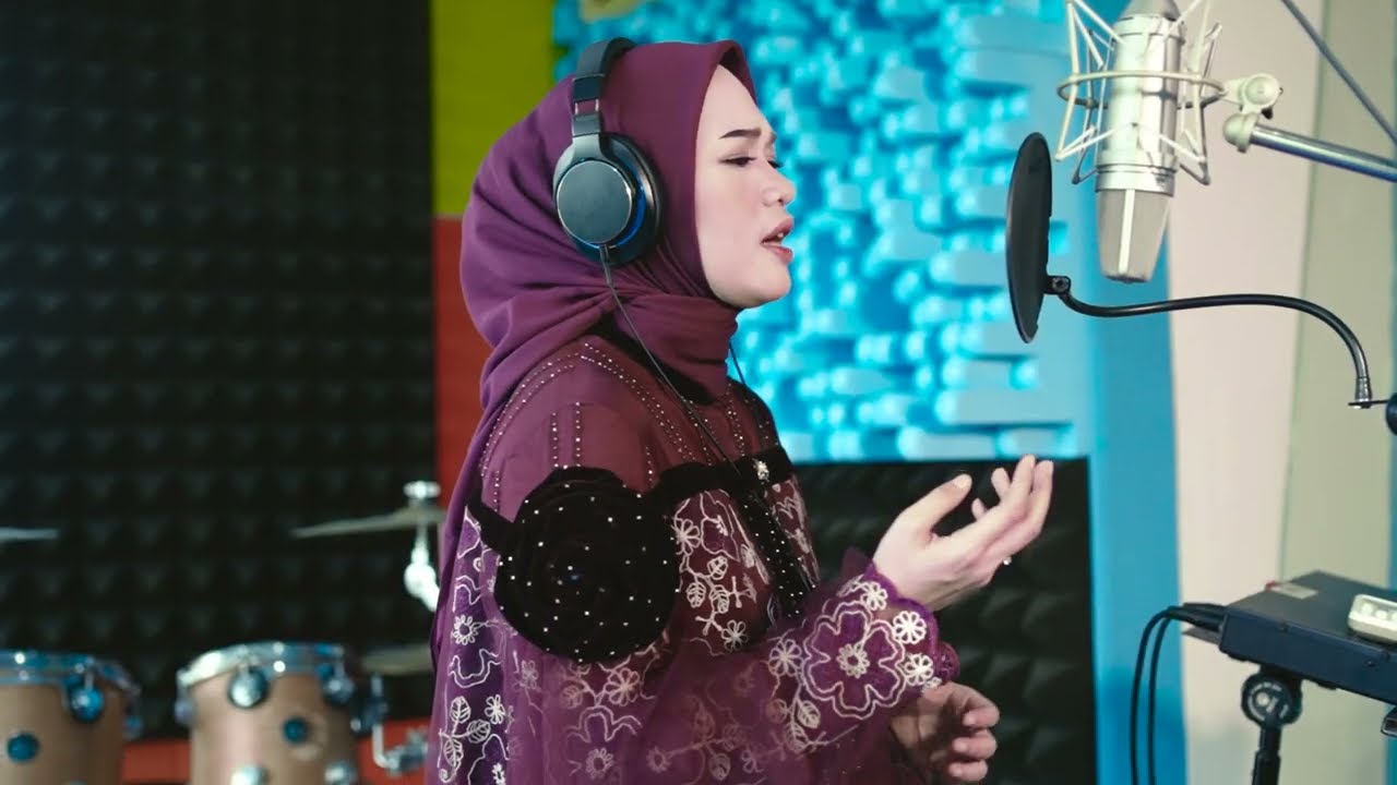 Sujud Di HadapMu - ANISA RAHMAN (Official Music Video)