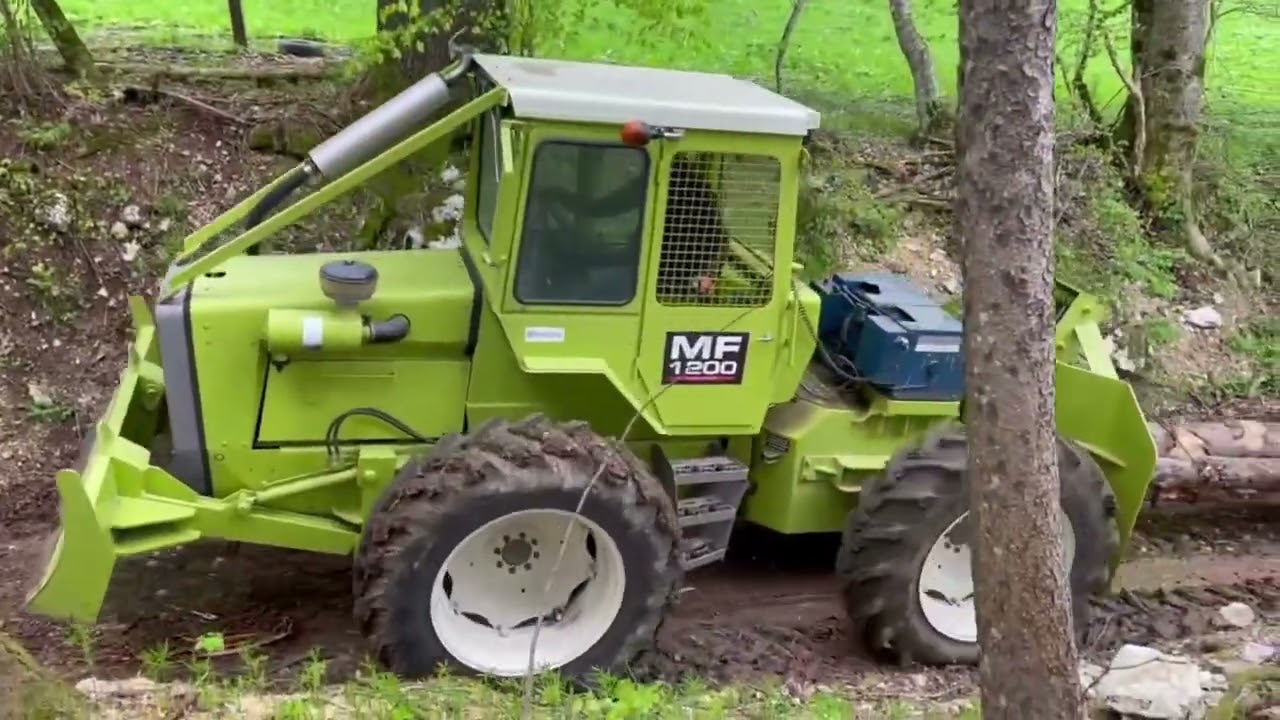 Massey Ferguson MF 1200 tractor