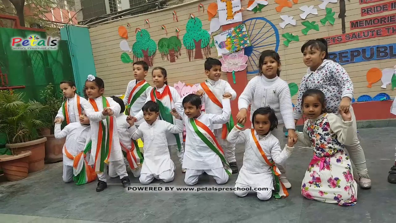 Suno Gaur Se Duniya Walo Performance by Kids Petals Republic Day Celebrations 2017