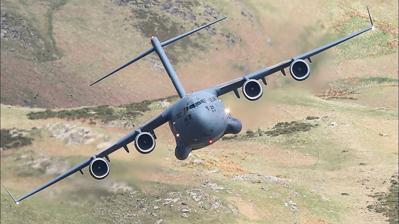 MAJESTIC  C-17 GLOBEMASTER FLIES LOW THROUGH THE LAKE DISTRICT 4K