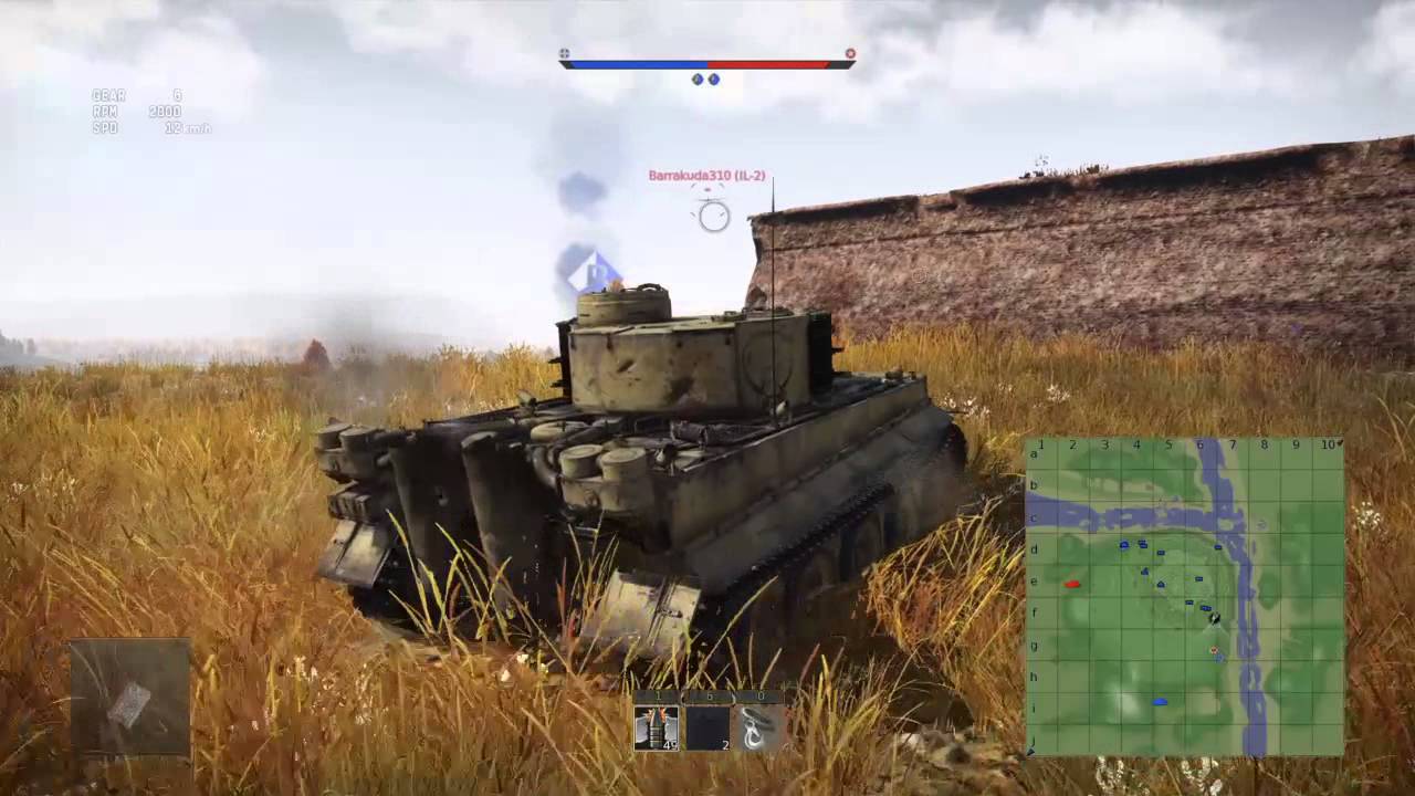 Warthunder -Tank shooting down plane with main gun
