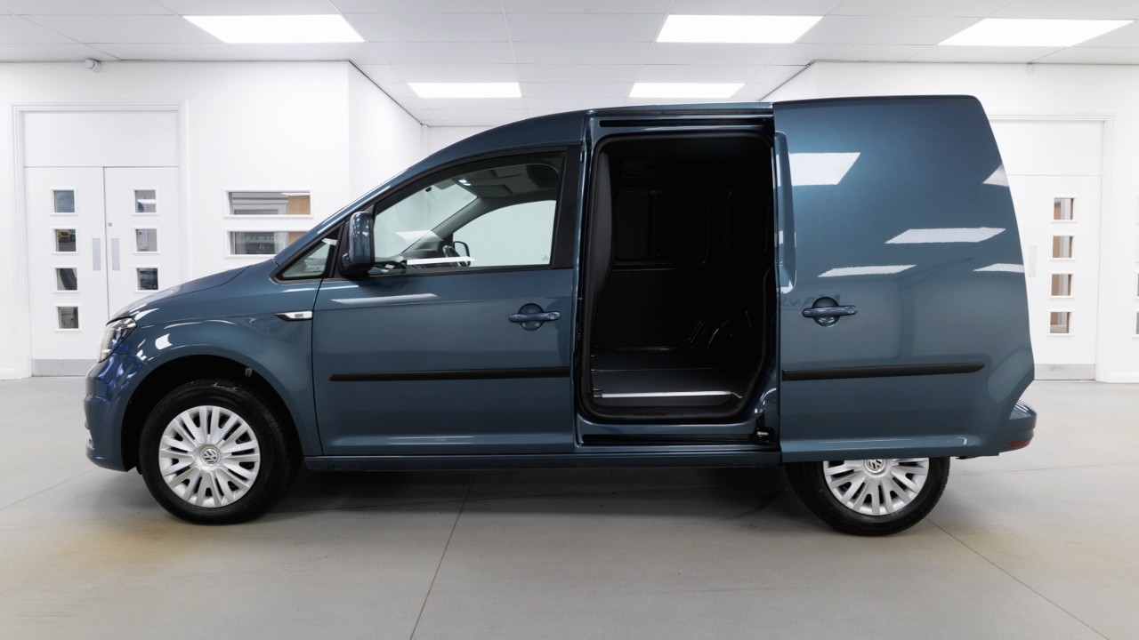 Volkswagen Caddy C20 2.0 Trendline Edition TDI SWB DSG in Metallic Bamboo Green - PE69 YYX - VanStar