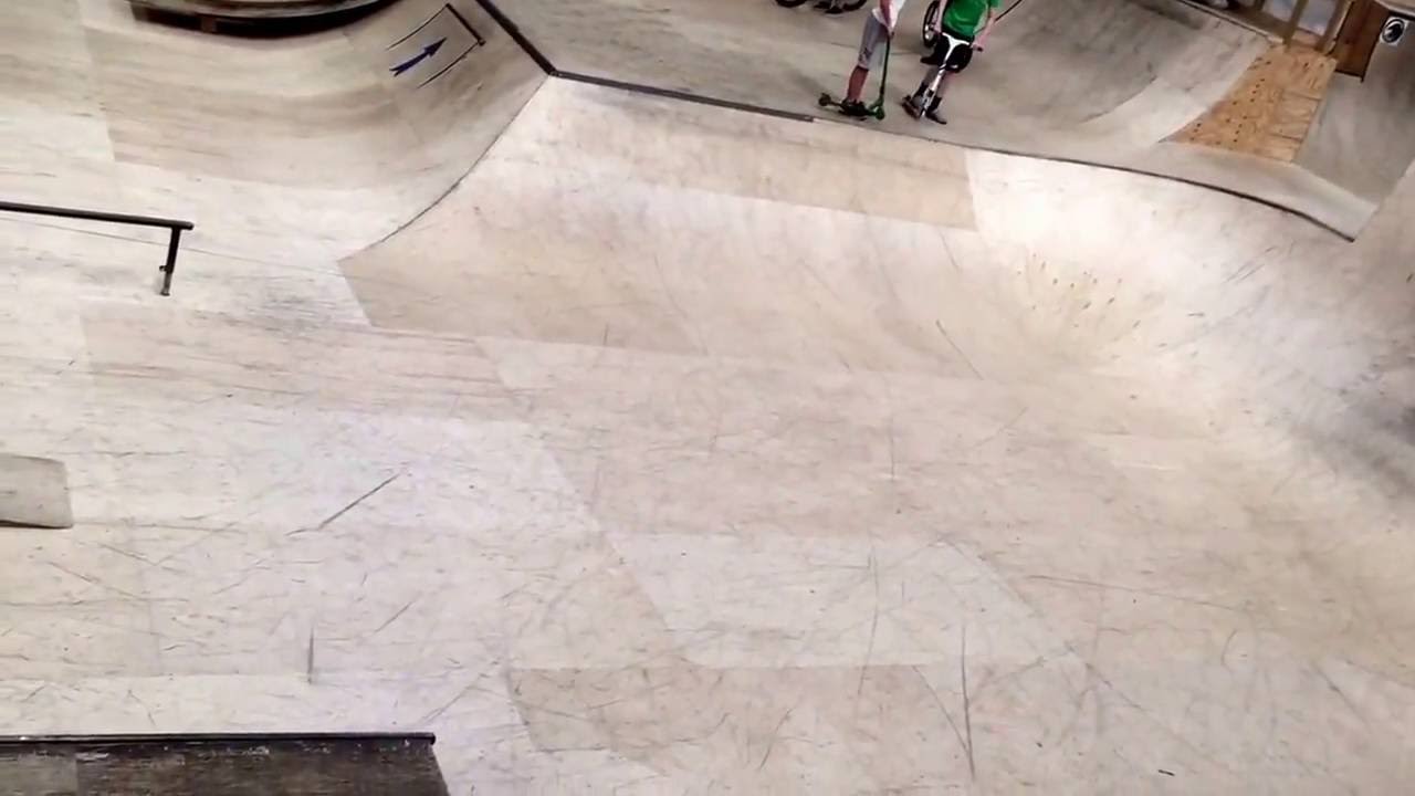 Ramp World - Ollie's not so awesome jump!