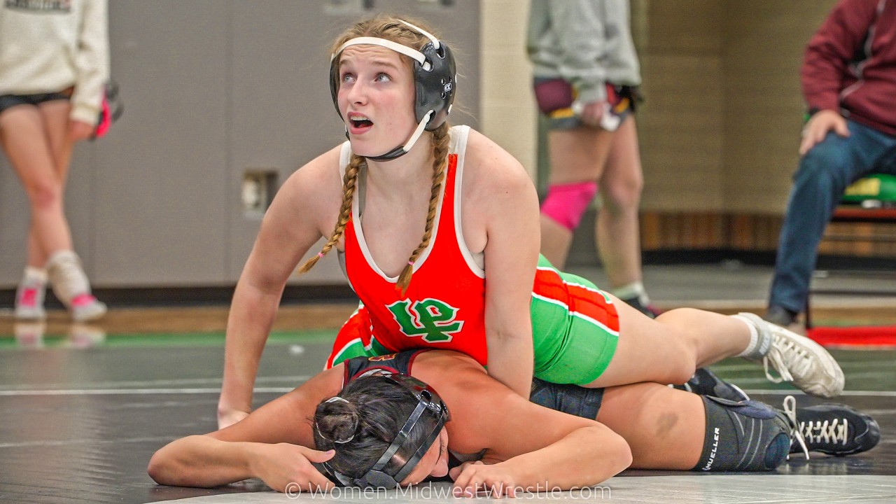 145 – Savannah Vignali {G} of Morris IL vs. Ava Edwall {R} of LaSalle Peru IL