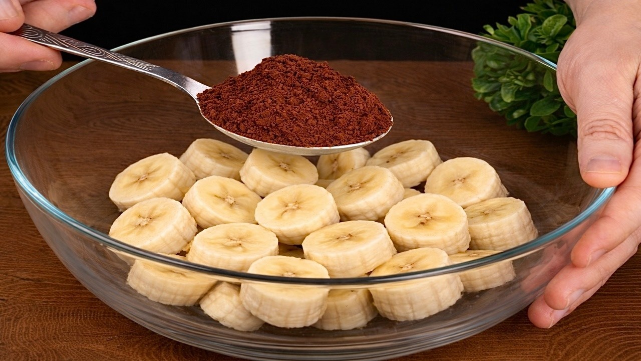 Ohne Mehl und Zucker! In 5 Minuten! Ein köstliches und einfaches Dessert aus Bananen und Kakao.