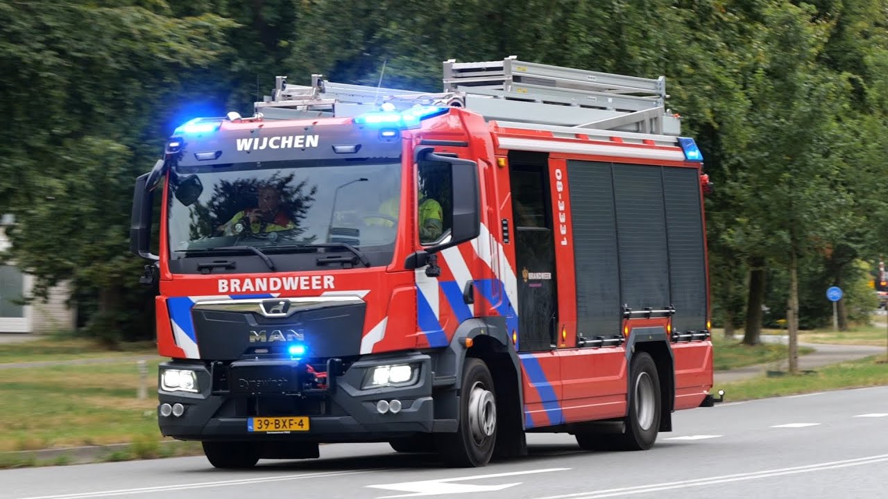 Brandweer Wijchen met spoed naar een brand wegvervoer!