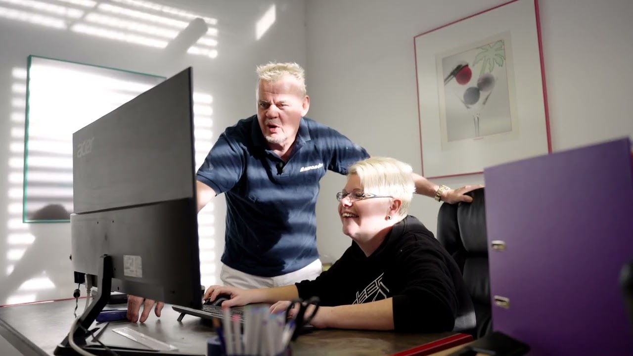 Komm zu uns wir sind Profis im Bereich Bootsfarben und Möbellacke