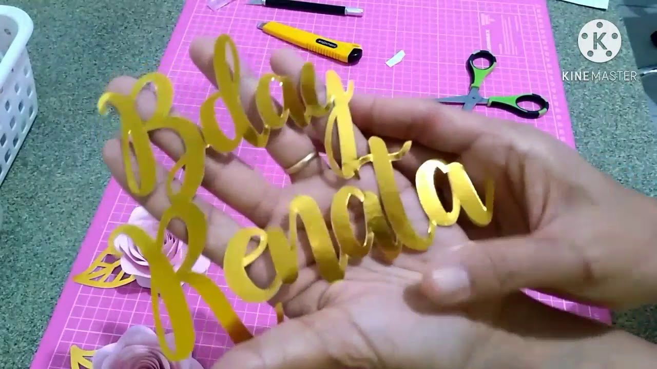 TOPO DE BOLO c/ Acetato e Nome Dourado (feito c/tesoura e estilete)
