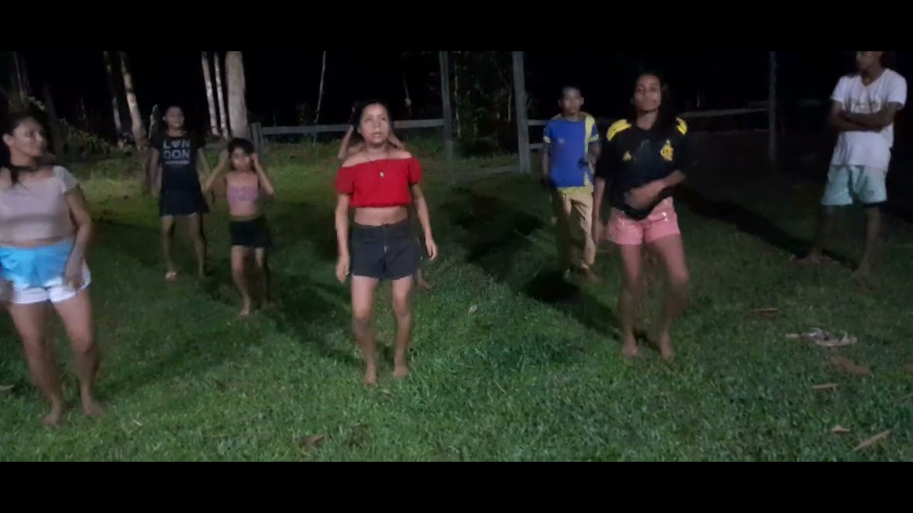 Alunos kaixana- ensaio da Dança/ anoite ( aldeia Mapí- Tefé-Am)