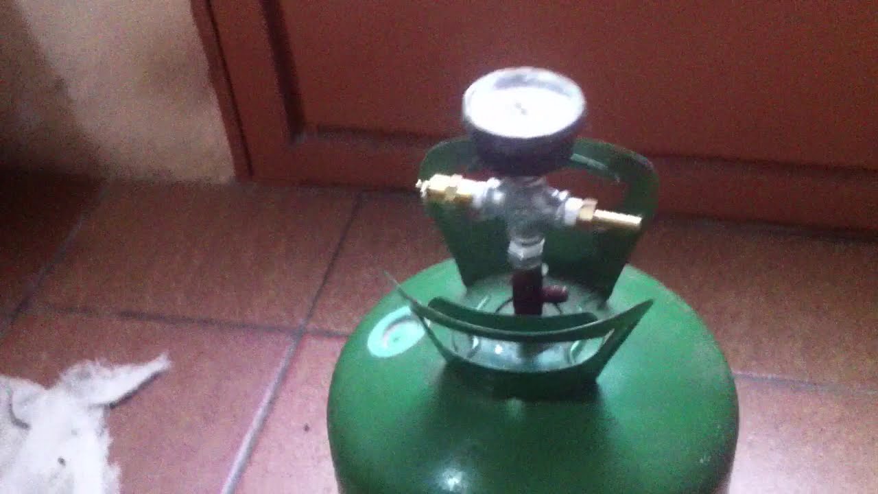 Como Fazer um Compressor, Compressor caseiro, com motor de geladeira, e botija de gás refrigerante