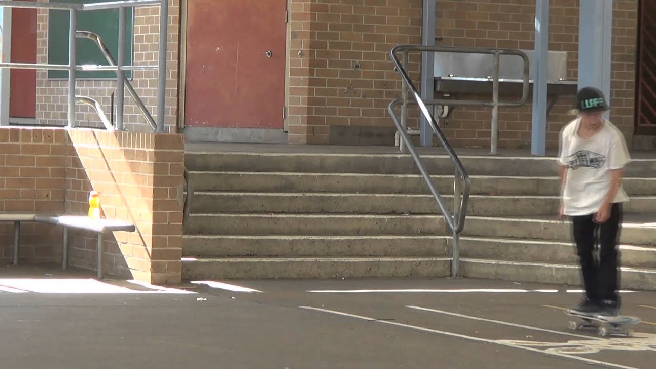 1O TRICKS DOWN THE 6 (ROWAN DAVIS)