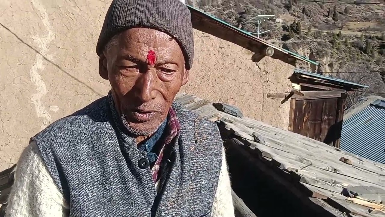 ग्राम मेहरगांव मलारी विoखo ज्योतिमठ में ग्रामीणों के मकानों को जंगली जानवरों से बहुत नुकसान हुआ है