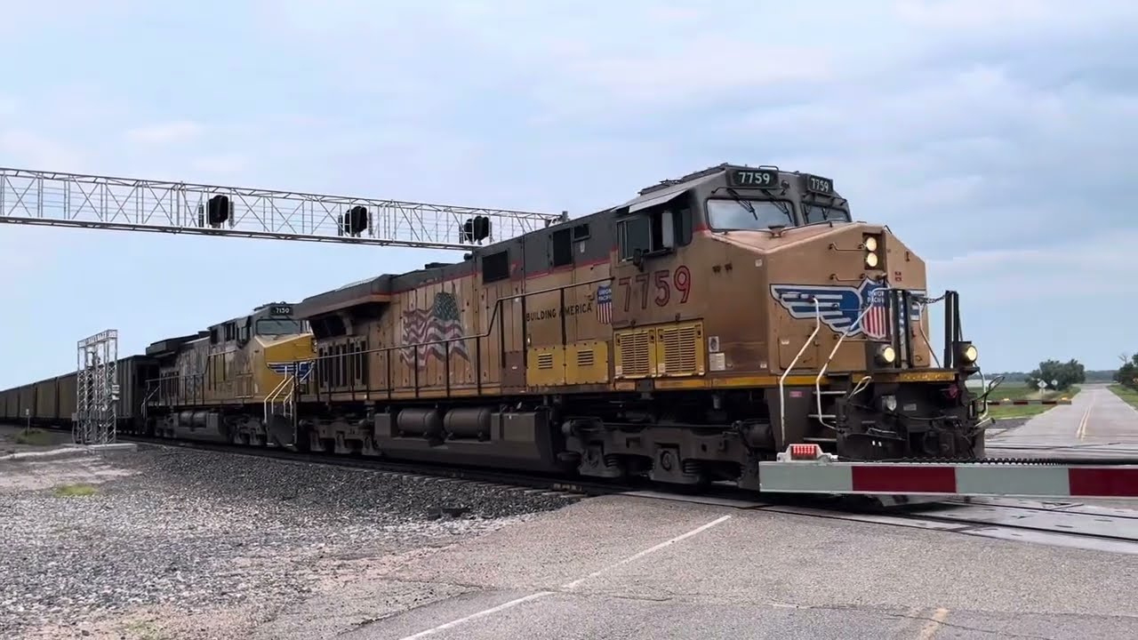 Union Pacific Trains In A Severe Thunderstorm + 60 mph winds & hail and lightning! #severeweather