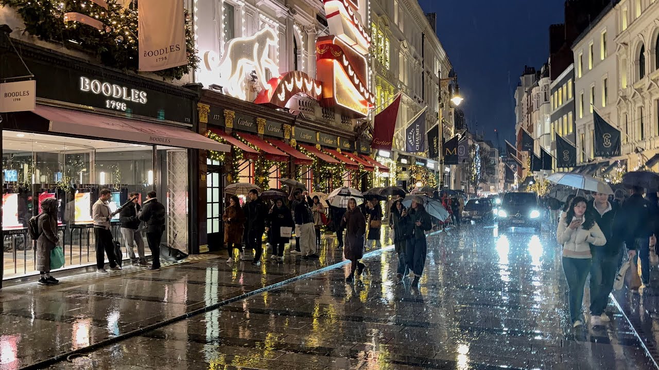 London Rain Walk | London Best Christmas Lights 2025 | London Luxury Christmas Shopping [4K HDR]