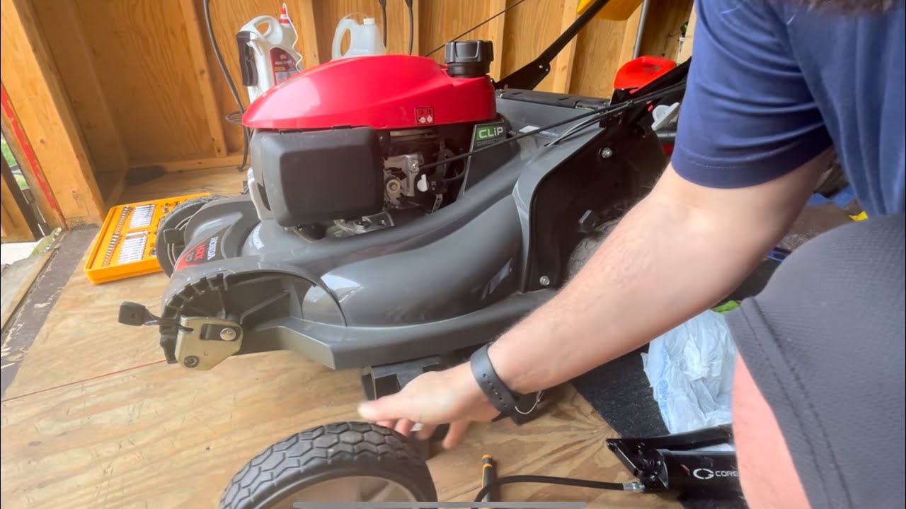 Honda HRX217 Mower wheel pre-Season Lubrication