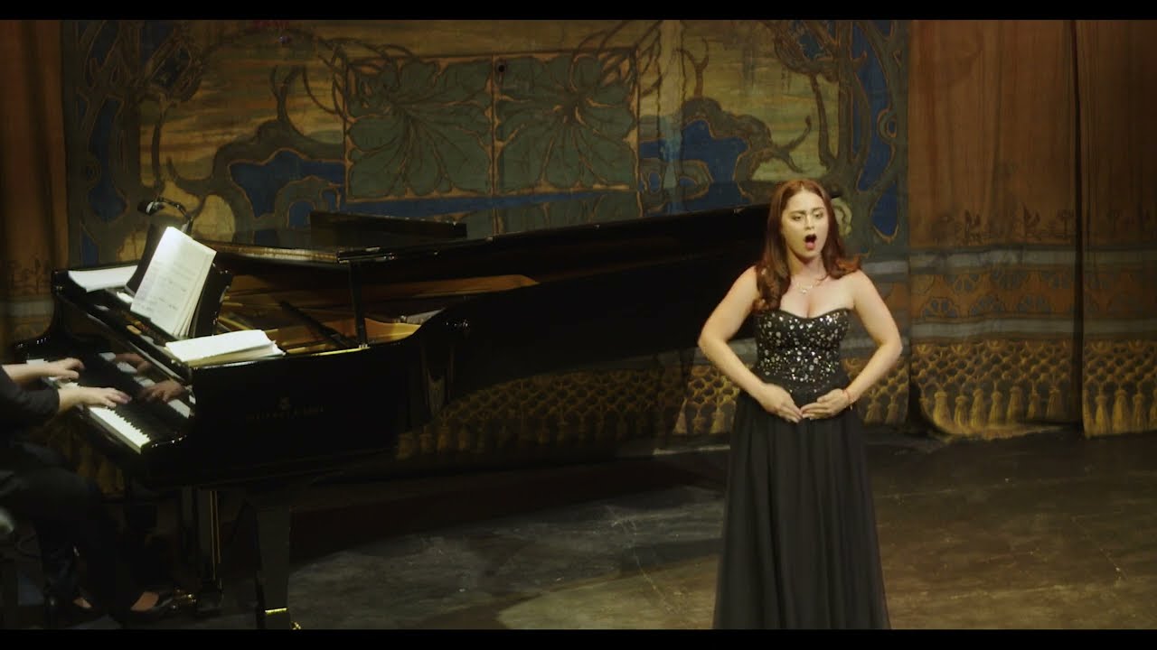 The Doll Song - Offenbach - Les oiseaux dans la charmille - Sung by Soprano Analise Mifsud