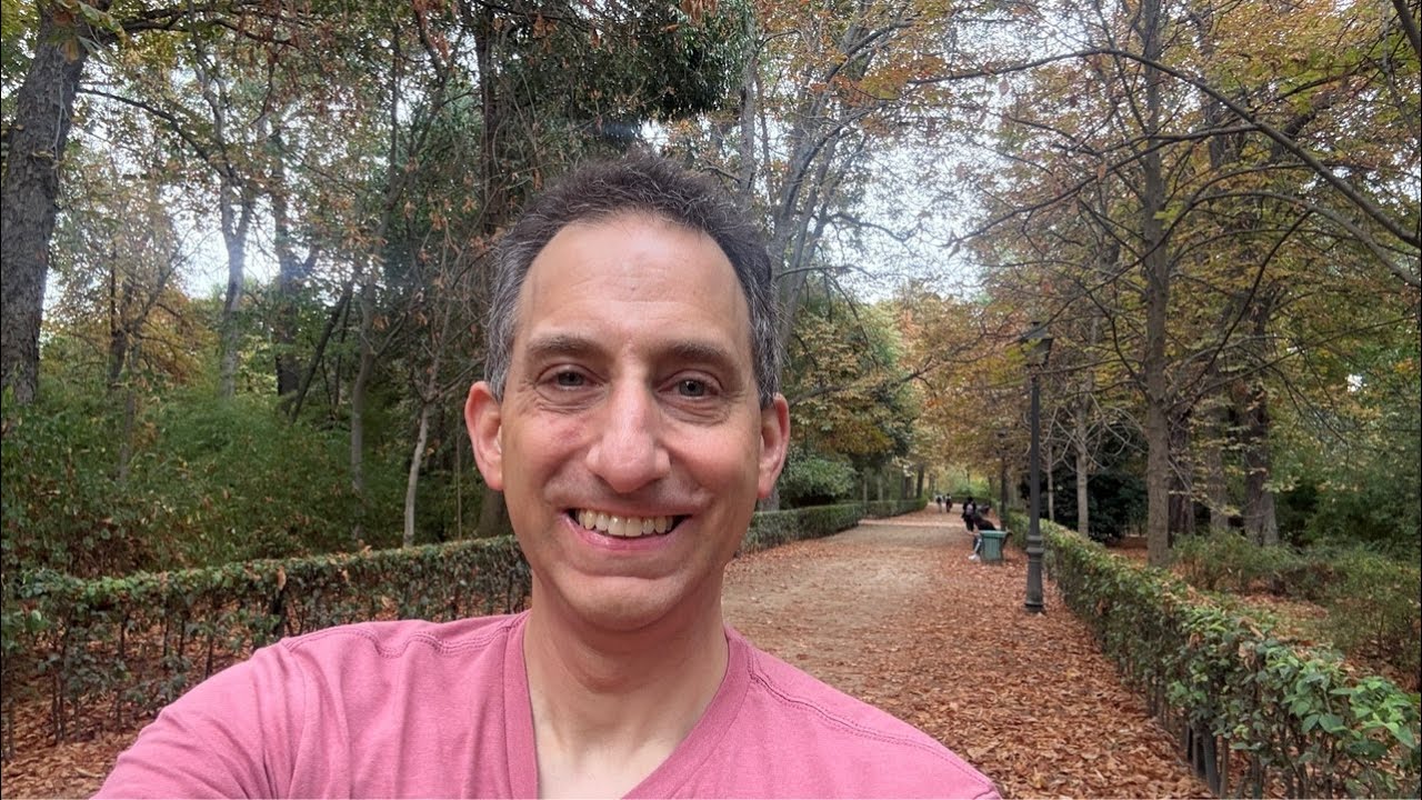 LIVE at El Retiro Park in Madrid, Spain (Parque del Retiro)