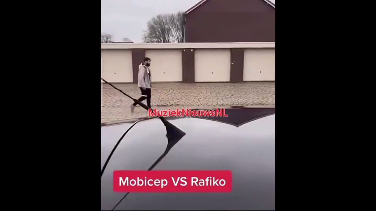 Mo Bicep - Krijgt HEFTIGE RUZIE op STRAAT met zijn BROER!