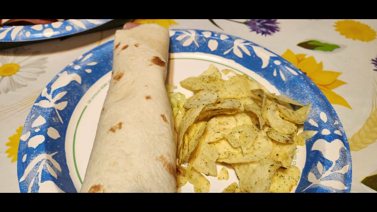 Рулетики с ветчиной и пепперони 