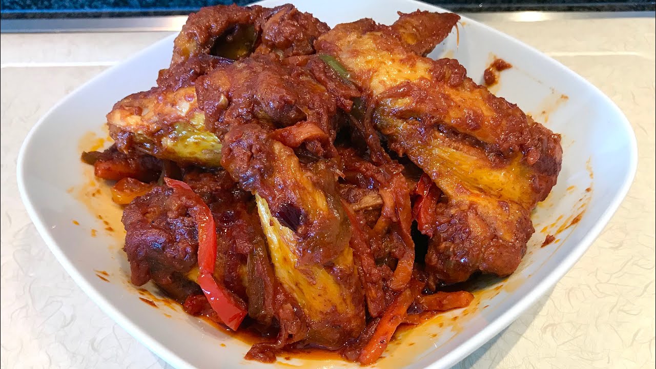 Chicken stir-fry | How to cook a tasty and thick chicken stew | Kenyan chicken stew .