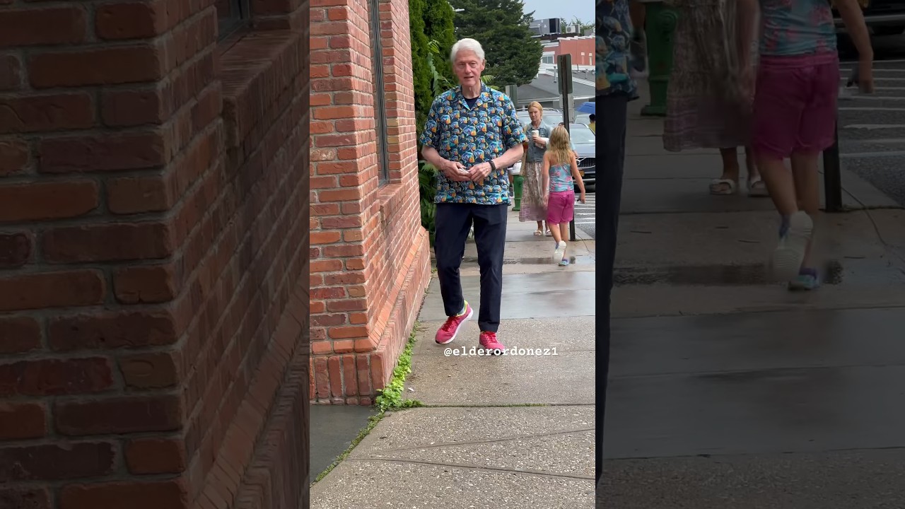 Former President Bill Clinton spotted in East Hampton NYC yesterday with a big Secret Service Detail