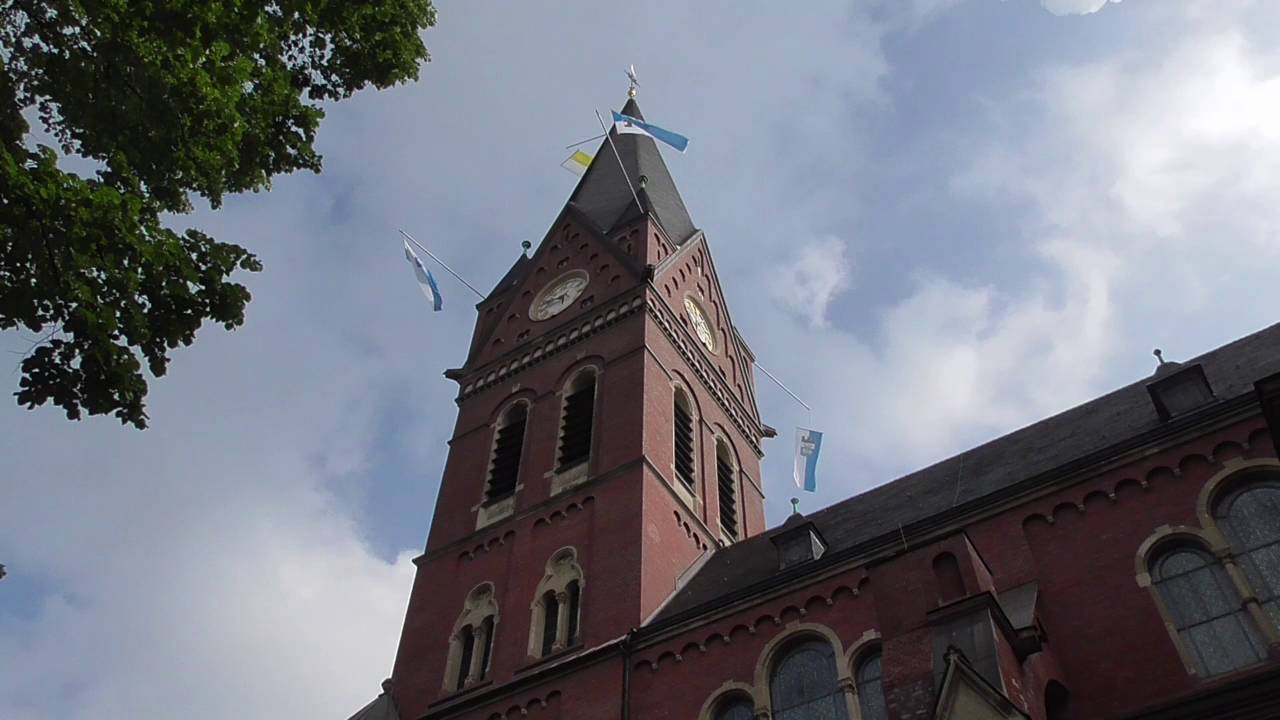 Glockenläuten des Domes St.Johannes-Baptist in Arnsberg/Neheim an Fronleichnam