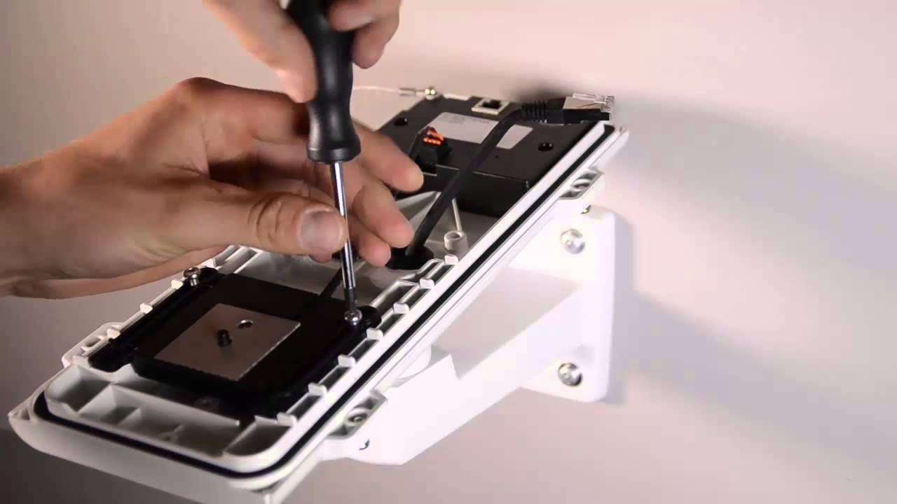 AXIS P1365-E installation with AXIS Door Switch A