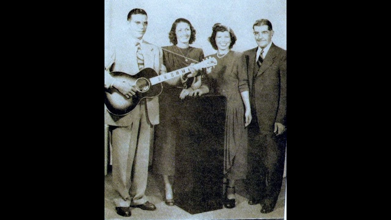The Original Chuck Wagon Gang - God Put A Rainbow In The Cloud (1953).
