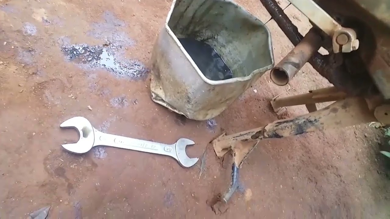 TROCANDO O ÓLEO PELA PRIMEIRA VEZ COM O NOVO BOJÃO DE GÁS DA CG 99 CARBURADA