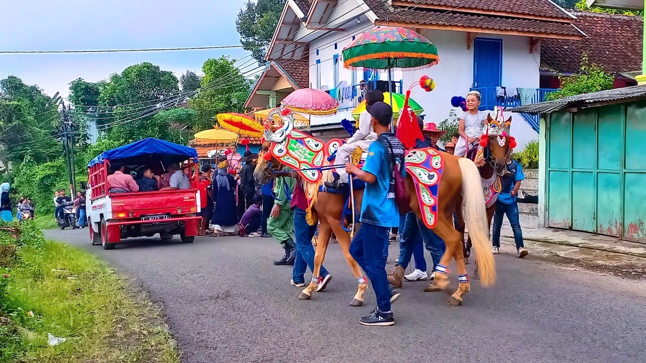 Arak arakan Kuda renggong di Buahdua Sumedang