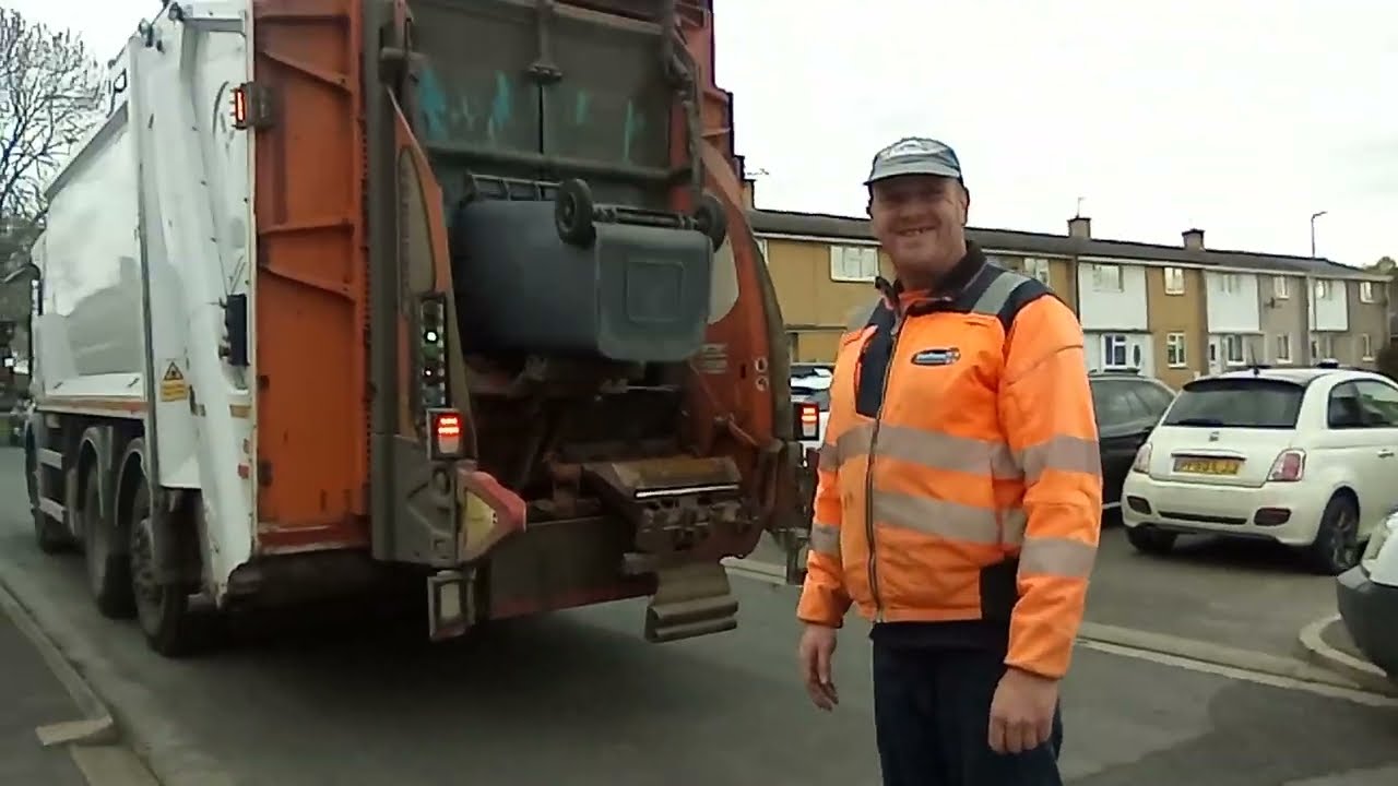 General Waste binmen at 8:05am  AEU
