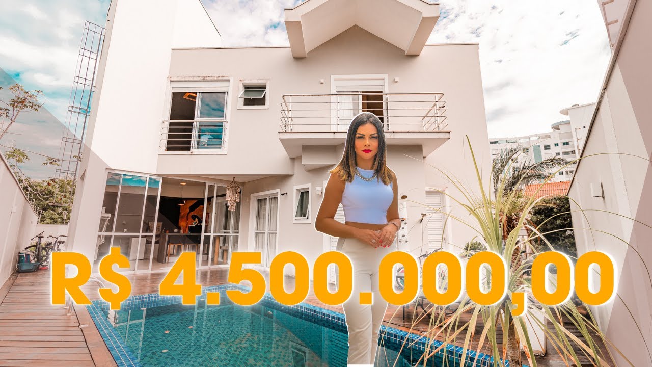 R$ 4.500.000,00 - Casa na Praia Brava a 120 metros do Mar - Juliana Domareski