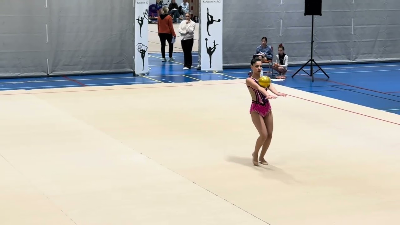Художественная гимнастика. Українка — я. #художественнаягимнастика#rhythmicgymnastics#українка#norge
