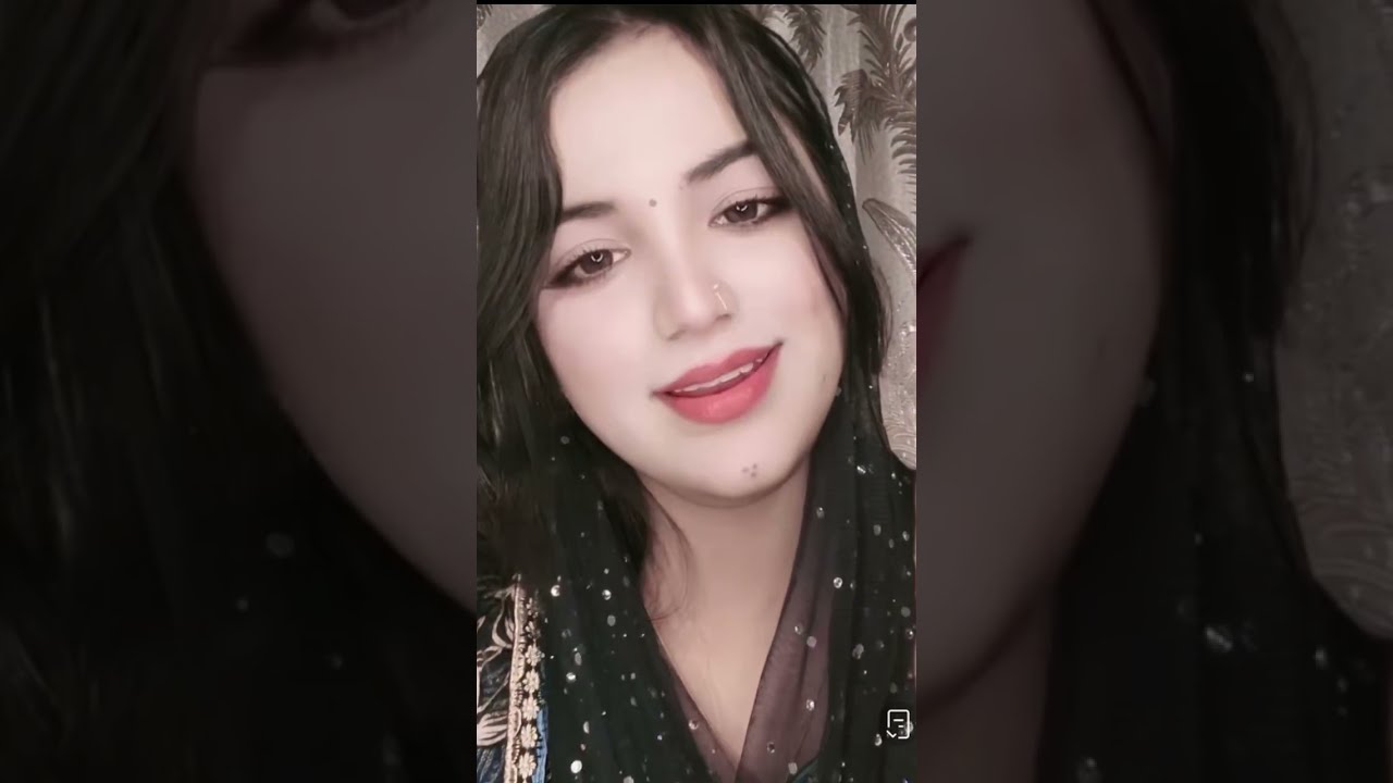 #4438 #stunning beauty @ Felize Periscope vlog