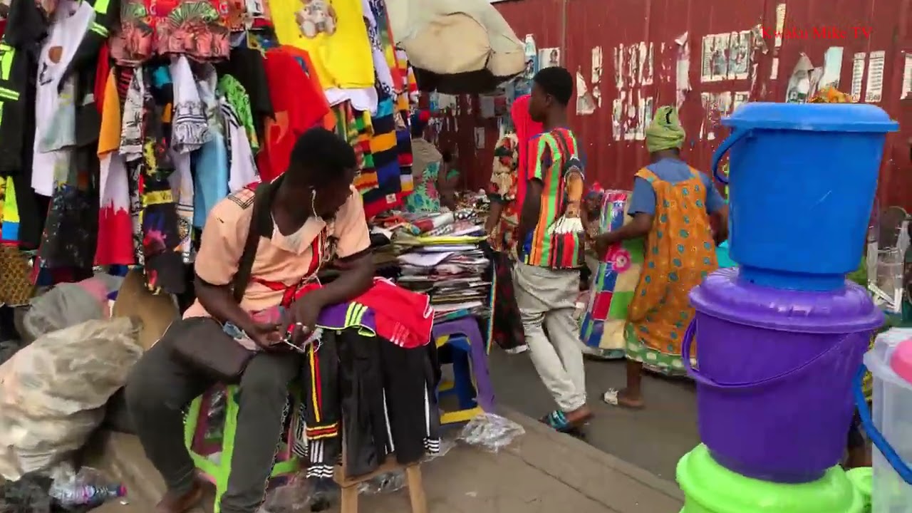 Easter Friday Walking Tour at Kejetia Market to Dr. Mensah in Kumasi.