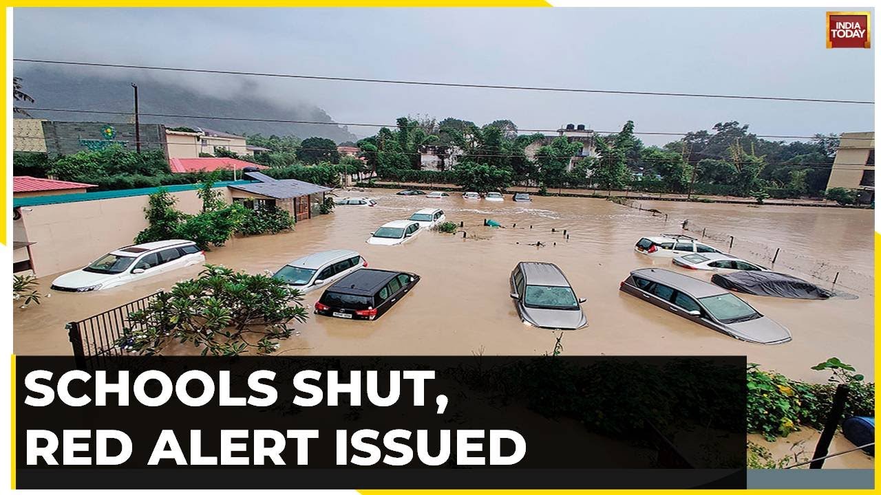 Monsoon Mayhem Continues To Sweep India, Gujarat Reels Under Nature's Fury | Red Alert Issued