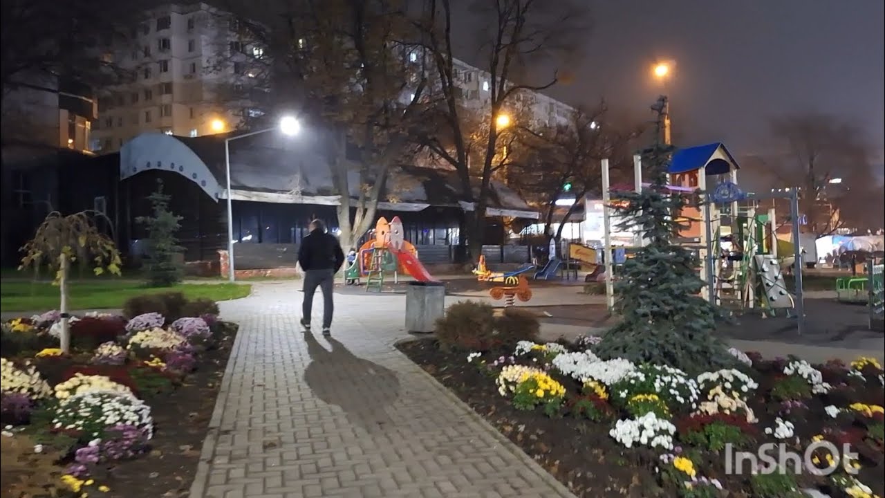686...А как Вам этот наряд? Цвет и фасон влияет на настроение. 
