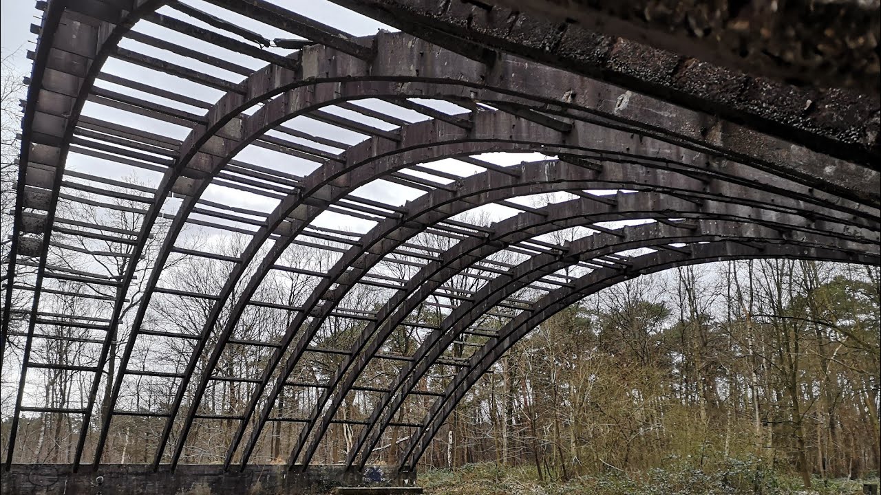 Milit&auml;rgel&auml;nde eine Verlassene Fliegerhorst Kaserne