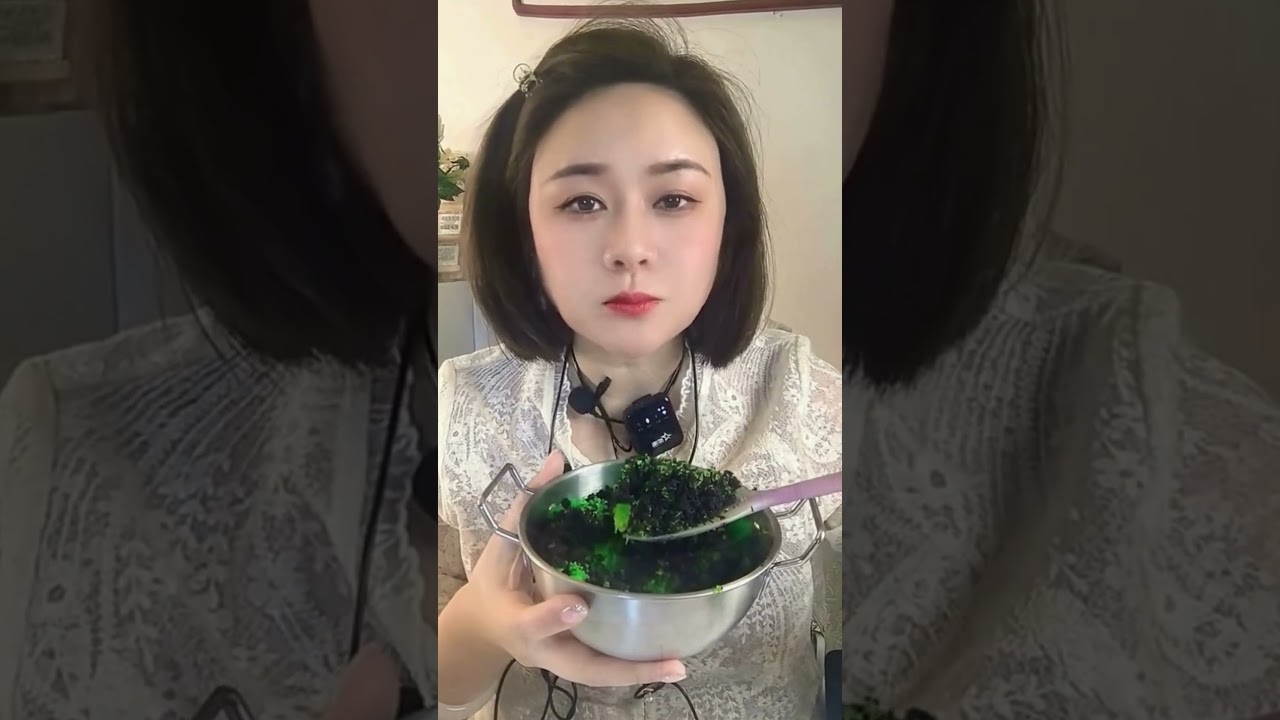 ASMR Flying Fish Roe Shorts 🧡 Super Crunchy Eating Sounds 😮&zwj;💨 #youtubeshortsasmr #tobikoasmr #asmr