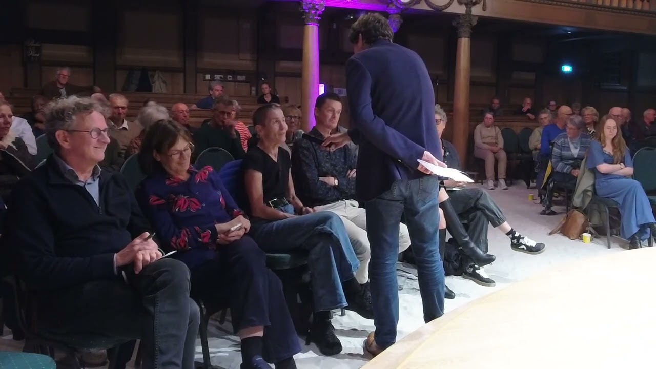 Staat onze democratie onder druk? - Deel 2: In gesprek met raadsleden Zaanstad en het publiek