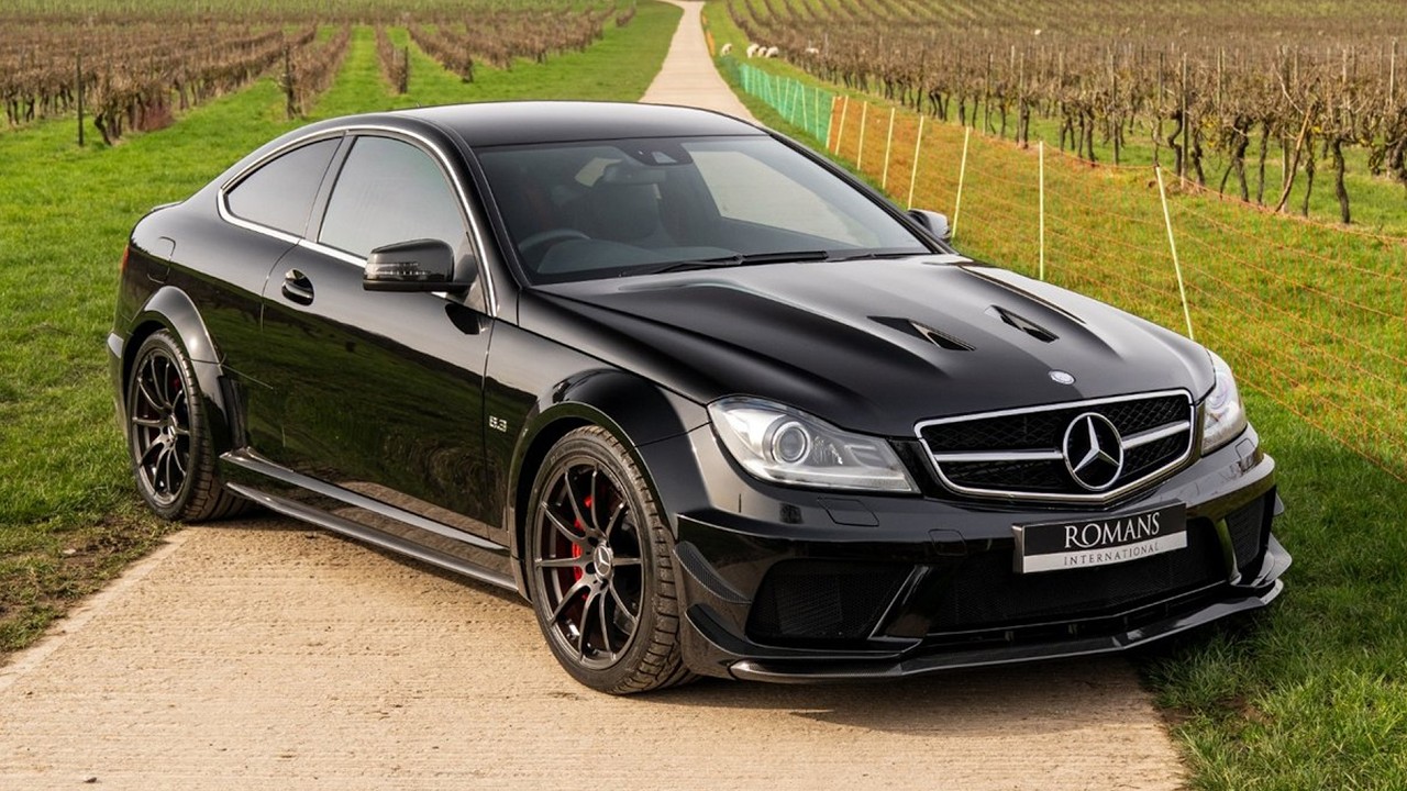 2012 Mercedes-Benz C63 AMG Black Series - Obsidian Black Metallic - Walkaround & Start-Up