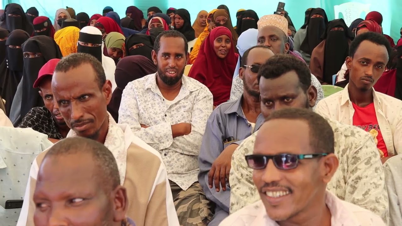 Kursiga waberi soo nooqod maleh Hon Abdi wali oo uu sharaxaan kursiga (mca) oo ka hadlay 