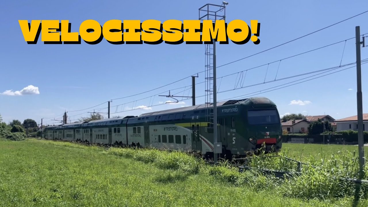 A TUTTA VELOCITÀ!! Un TSR a Cocquio Strombazza attraversando il Passaggio a Livello!!