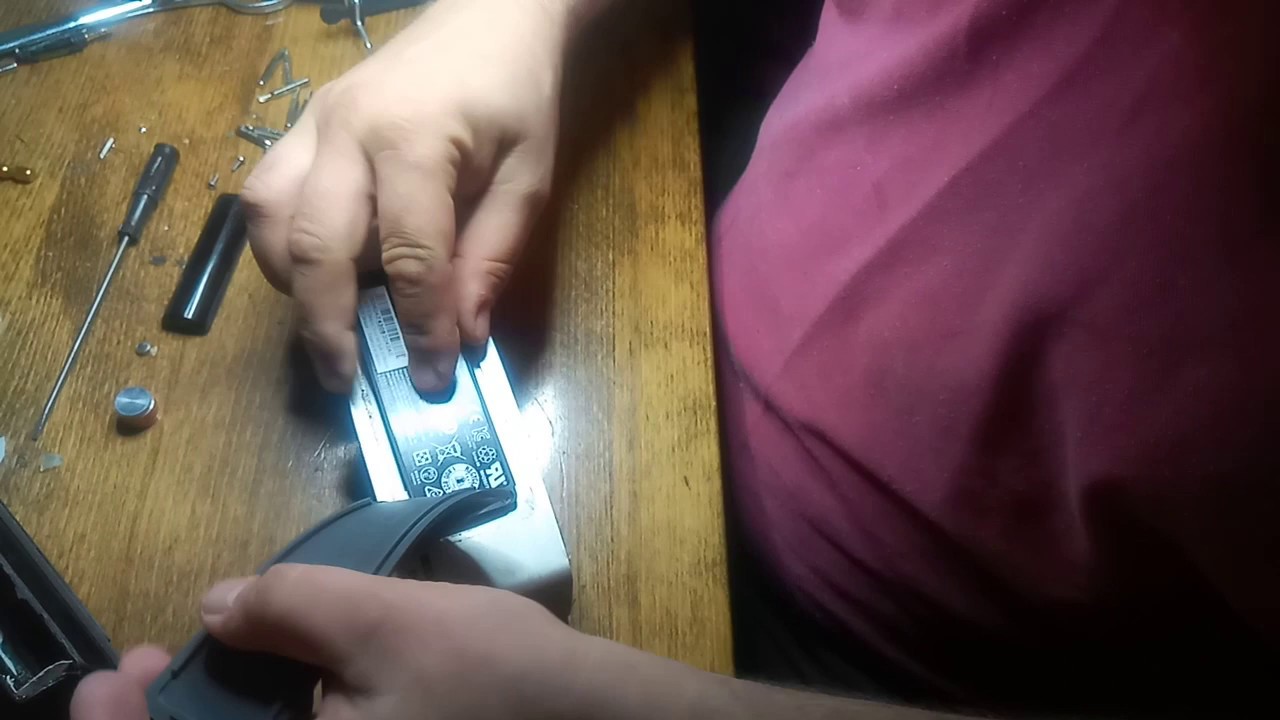Fixing the Bose SoundLink Mini flashing red light and battery problems